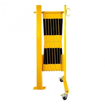 Vue de face de la barrière extensible jaune et noire 2 roulettes avec platine.
