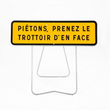 Panneau JH Piétons prenez...